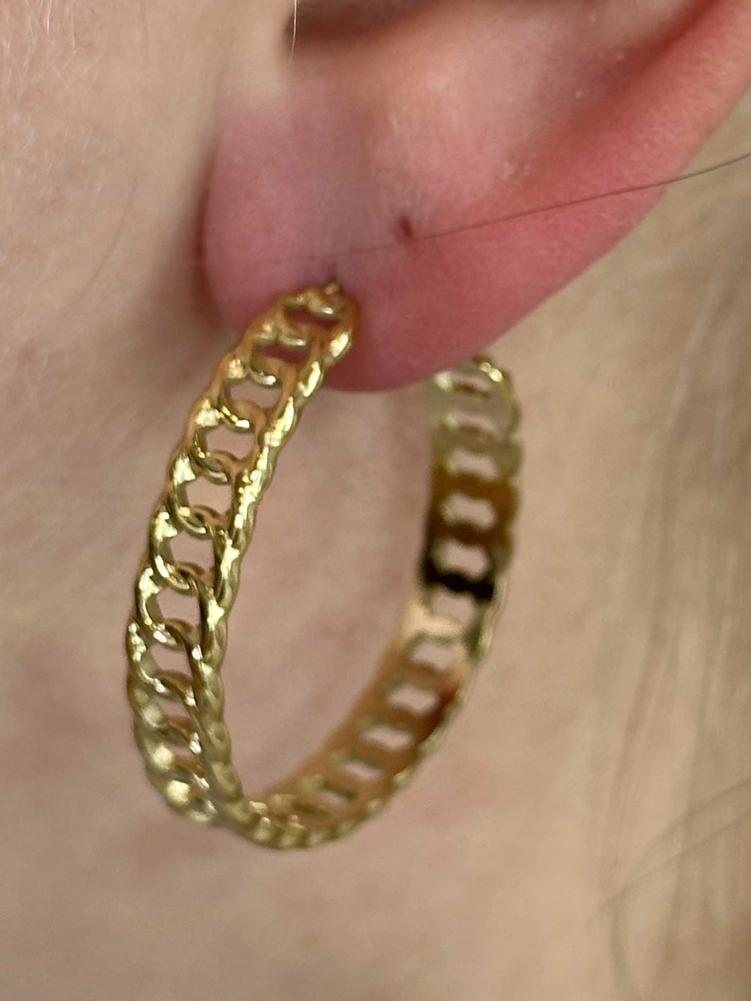 Asmira - Guldfärgade pansarringar